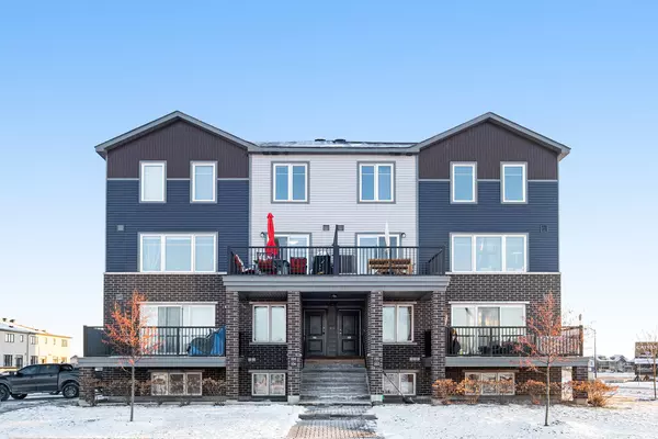 106 Chakra ST W #6, Barrhaven, ON K2J 6R5