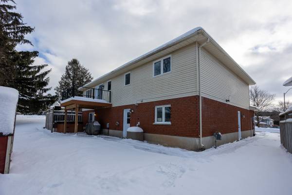 Owen Sound, ON N4K 6S8,492 8th AVE E