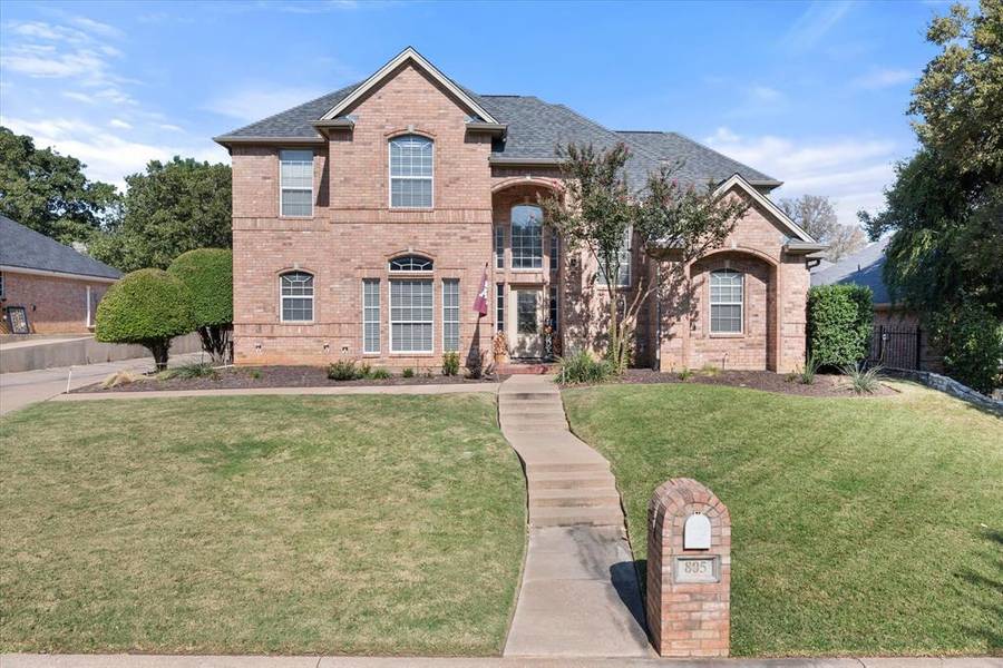 805 Xavier Drive, Mansfield, TX 76063