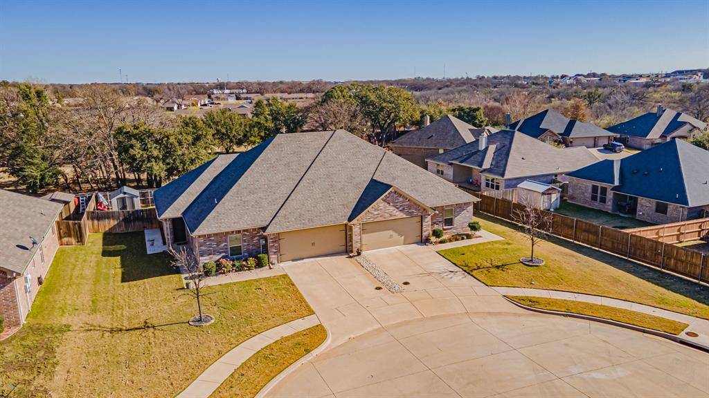 541 Landry Court, Granbury, TX 76049