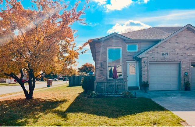 Lakeshore, ON N8L 0P8,1043 King Richard CT N