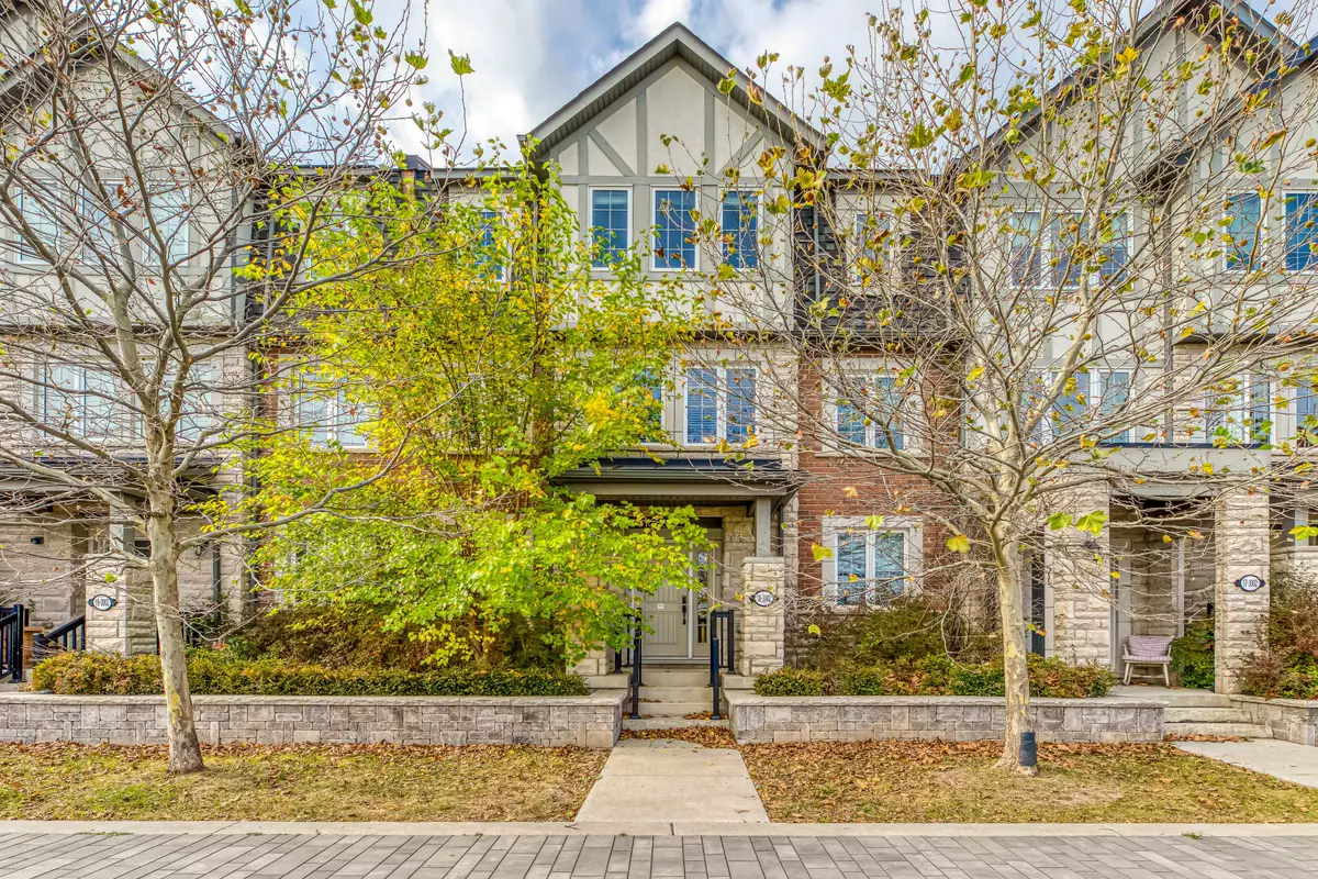 Oakville, ON L6M 0V2,3002 Preserve DR #18