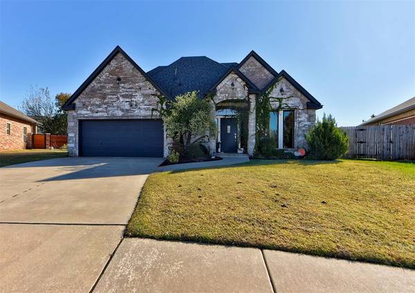 16604 Ventana Boulevard, Edmond, OK 73012