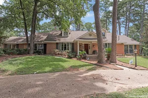 8327 Suffolk Drive, Shreveport, LA 71106