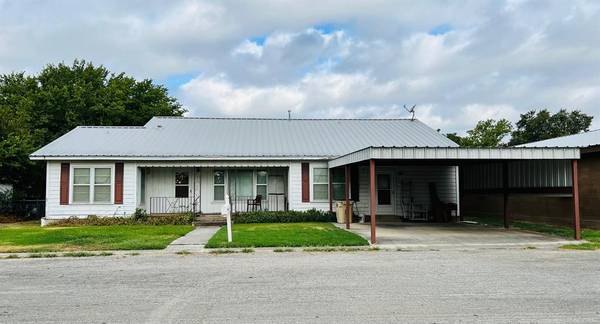 107 9th Street, Comanche, TX 76442