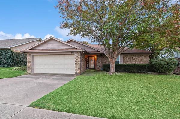 6652 Inwood Drive,  Watauga,  TX 76148