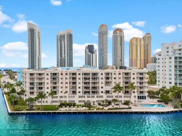 Sunny Isles Beach, FL 33160,18260 N Bay Rd  #304