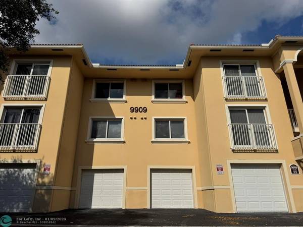 Tamarac, FL 33321,9909 Westwood Dr  #36-1