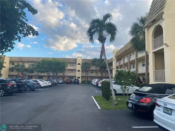 8345 Sunrise Lakes Blvd  #106, Sunrise, FL 33322