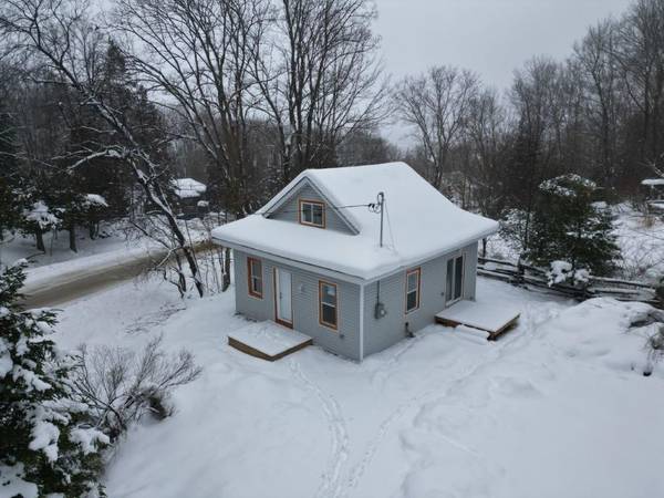 512 Mountain ST, Haliburton, ON K0M 2K0