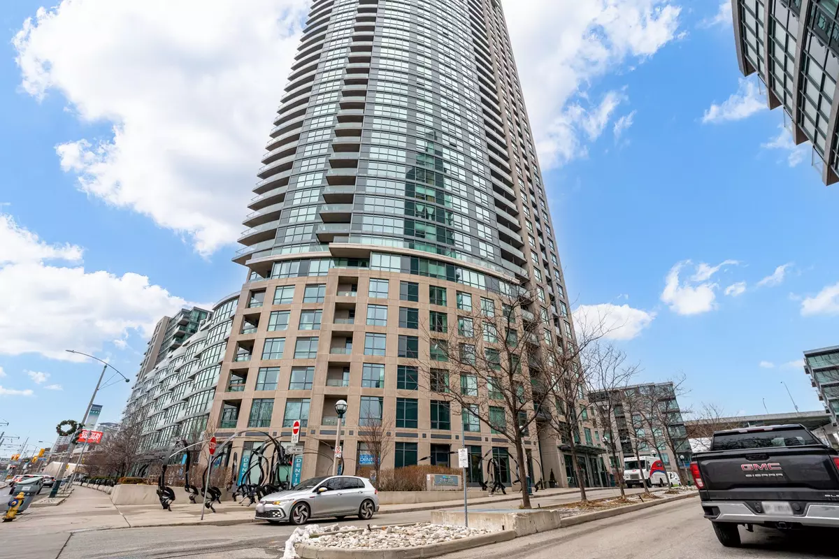 Toronto, ON M5V 1B1,219 Fort York BLVD #1204