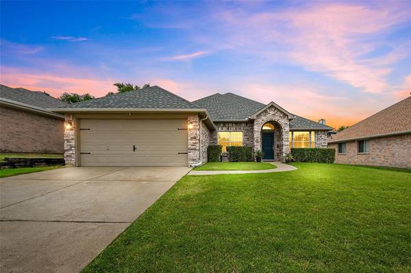 810 Ogden Drive, Arlington, TX 76001