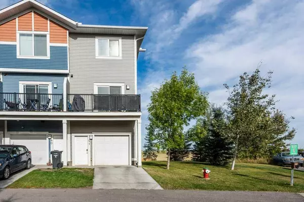 41 Stonehouse CRES NW, High River, AB T1V 0G4