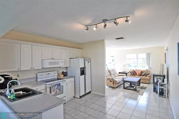 Tamarac, FL 33319,5003 NW 50th Ct