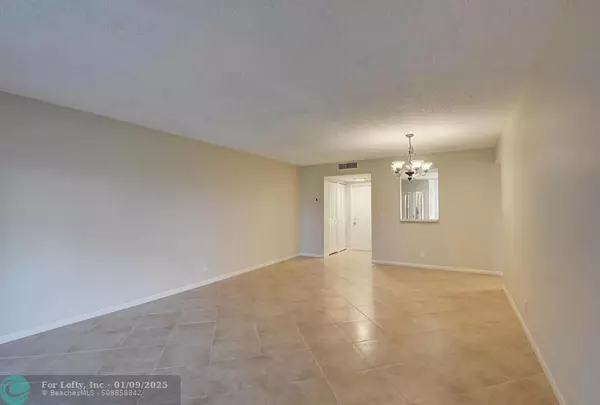 Delray Beach, FL 33446,6625 S Oriole Blvd  #105