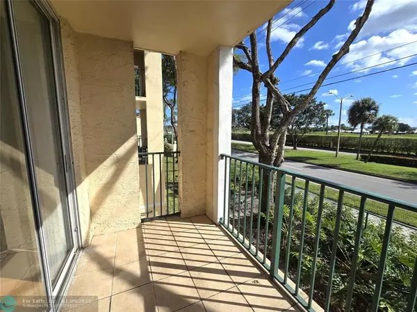 West Palm Beach, FL 33409,1715 Village Blvd  #206