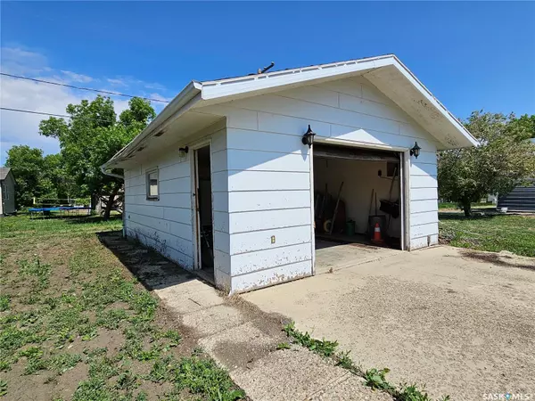 Cabri, SK S0N 0J0,103-107 1st STREET N