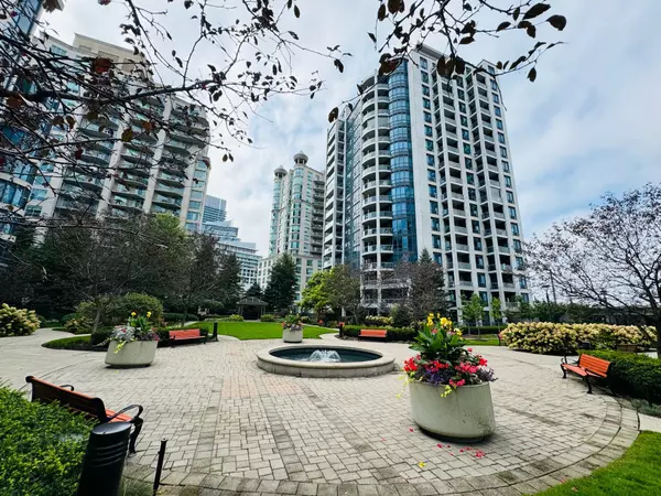 2083 Lake Shore BLVD W #208, Toronto W06, ON M8V 4G2