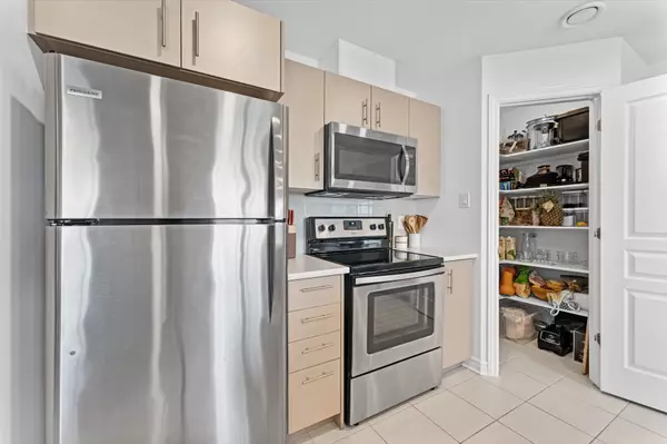 Barrhaven, ON K2J 6B4,365 Tribeca LN #8