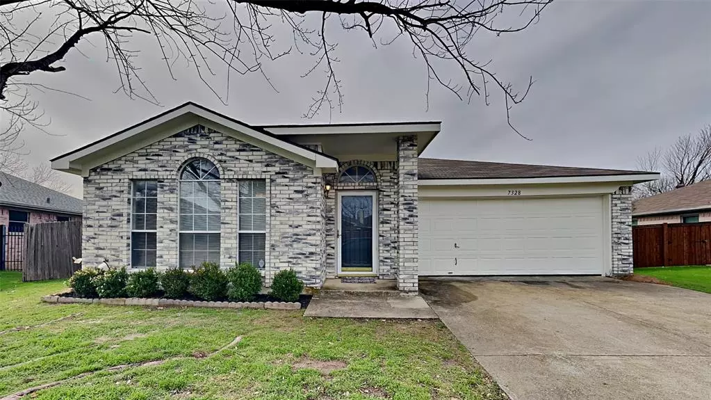 7328 Royal Oak Drive, Benbrook, TX 76126