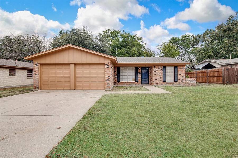 2116 Ming Drive, Edgecliff Village, TX 76134