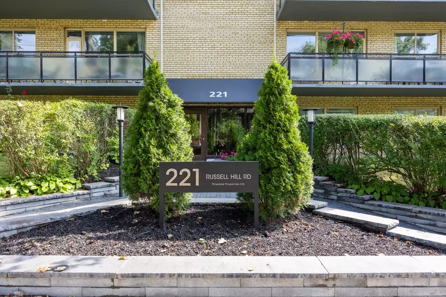 221 Russell Hill RD #303, Toronto C02, ON M4V 2S9