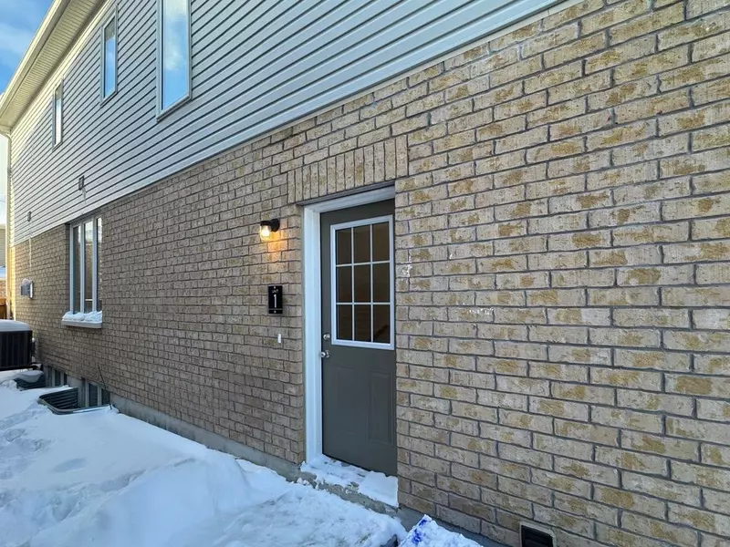 27 Ludlow DR #1, Barrie, ON L9J 0L8