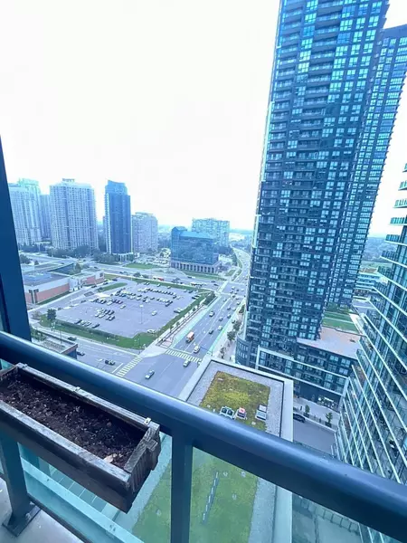 4070 Confederation Pkwy #2103, Mississauga, ON L5B 0E9