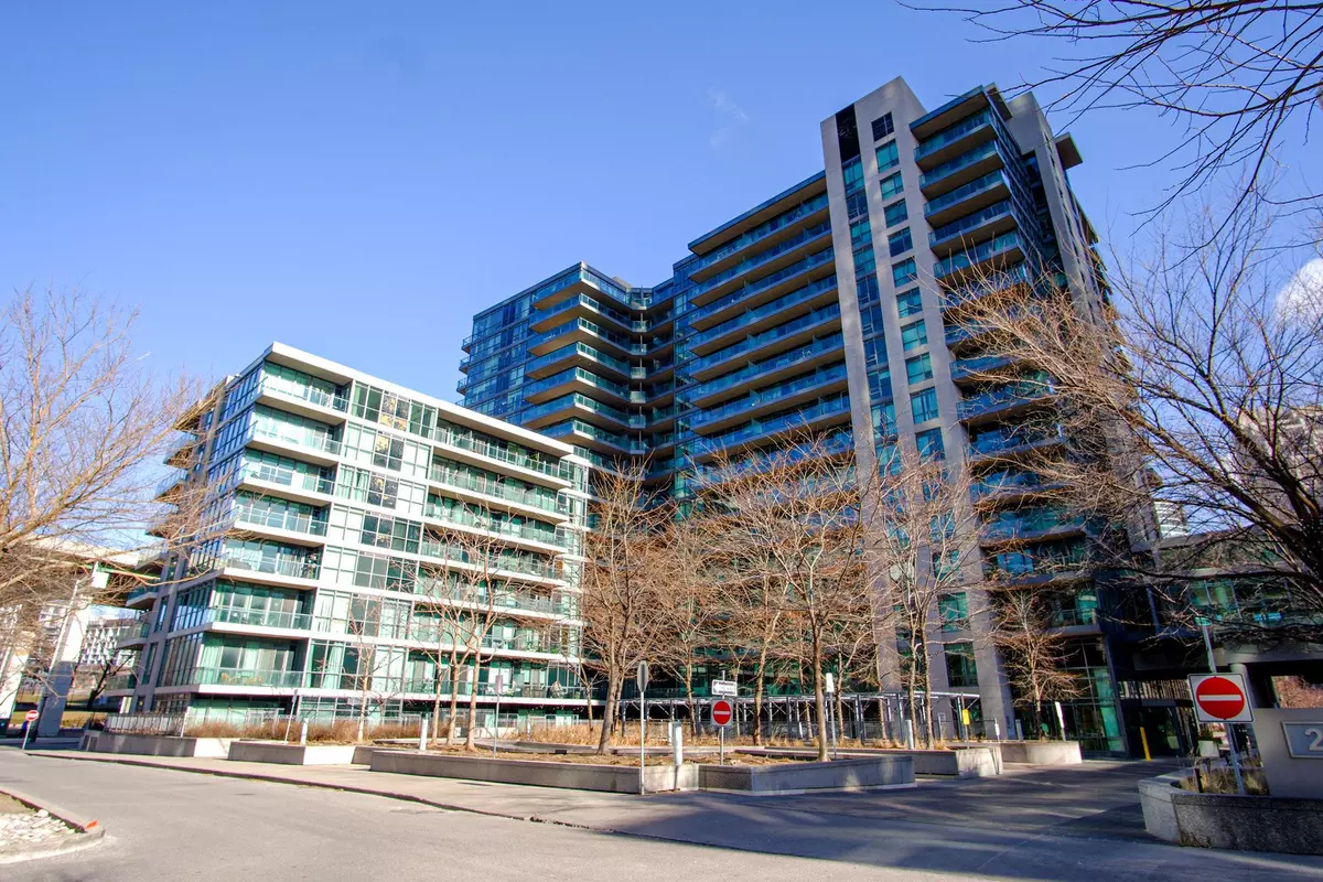 Toronto C01, ON M5V 4A1,209 Fort York BLVD #1567