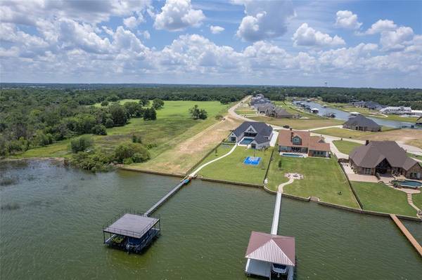 1804 Laguna Bay S, Pelican Bay, TX 76020