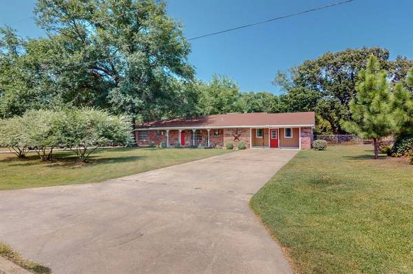 108 Hindman Street, Edgewood, TX 75117