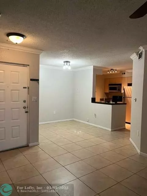 2861 N Oakland Forest Dr  #105, Oakland Park, FL 33309