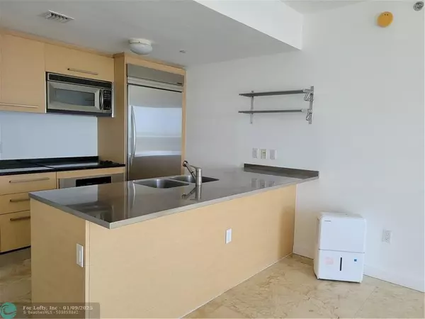 Hallandale Beach, FL 33009,1850 S Ocean Dr  #4406