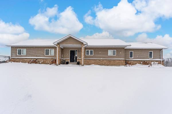 21 Keyzer DR, Oro-medonte, ON L0K 2G0