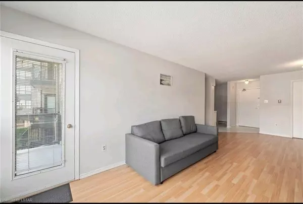 Middlesex, ON N5X 3T5,1 Jacksway CRES #208