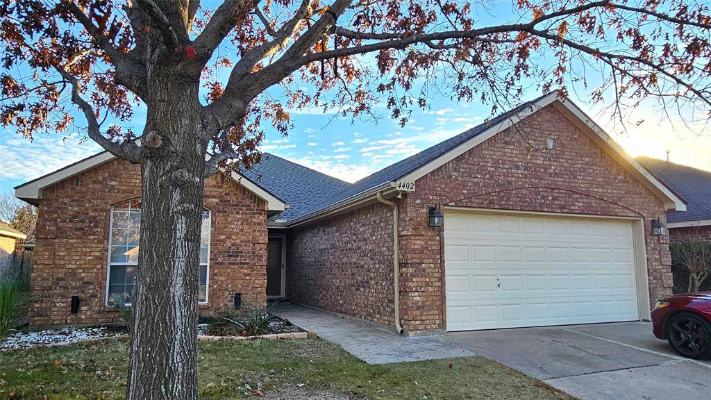 4402 Shady Elm Drive, Mansfield, TX 76063