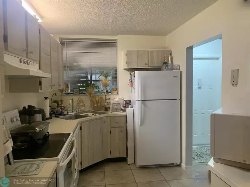 1256 S Military Trl  #913, Deerfield Beach, FL 33442