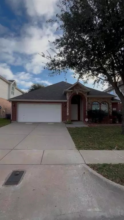 10032 Jessica Street, Fort Worth, TX 76244