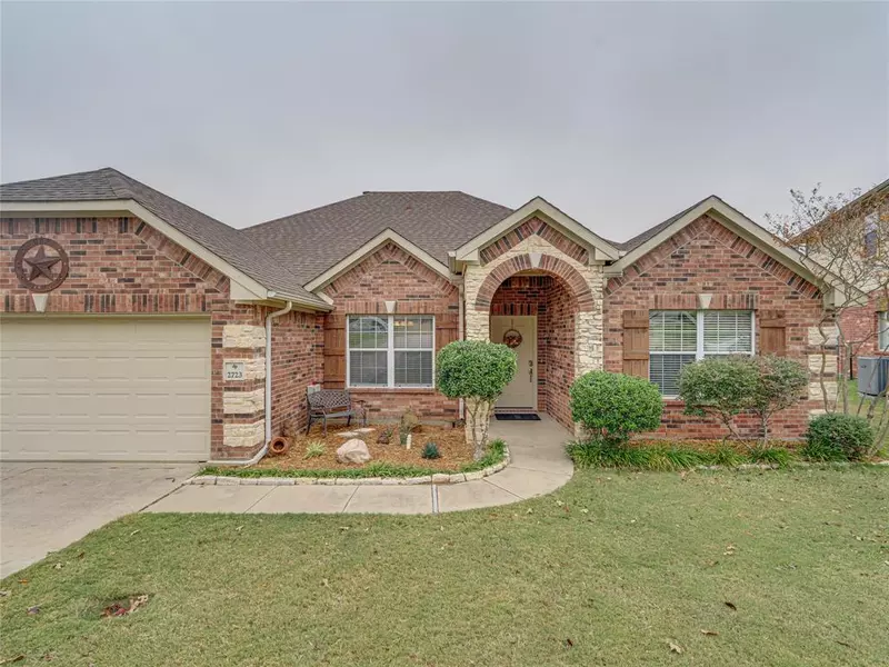 2723 Pinnacle Drive, Burleson, TX 76028