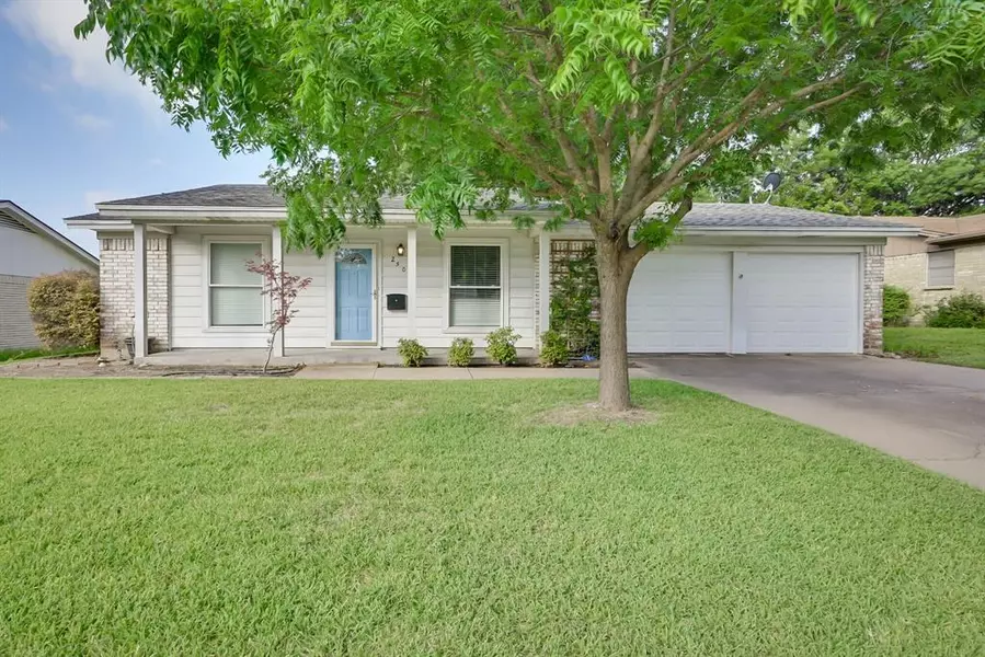 2505 Denbury Drive, Fort Worth, TX 76133