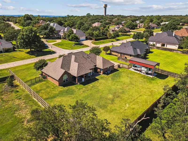 325 Meadow Oaks Drive, Burleson, TX 76028