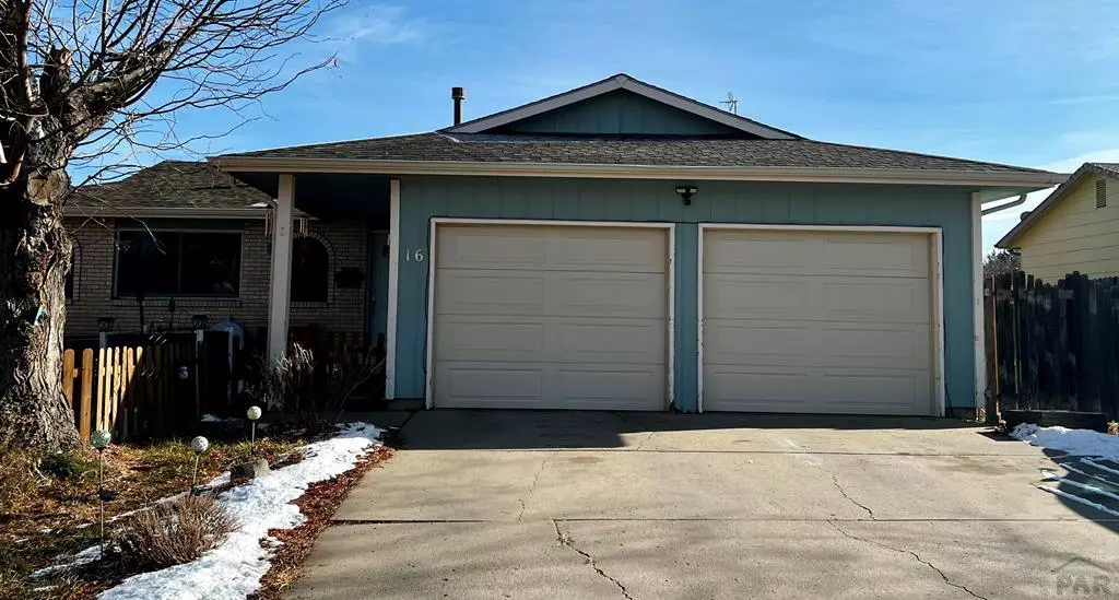 16 Crestaloma Dr, Pueblo, CO 81005