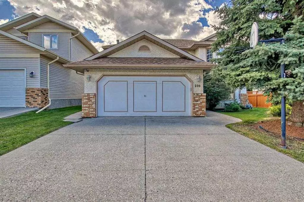 Calgary, AB T3A 4V9,296 Edgebank CIR Northwest