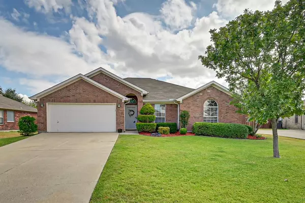 6 Rochelle Court, Mansfield, TX 76063