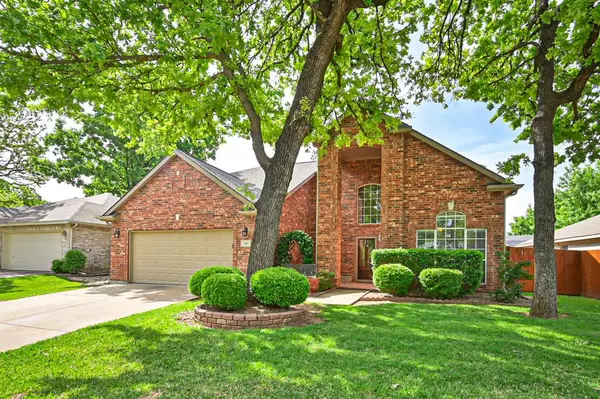 119 Herrington Drive, Mansfield, TX 76063