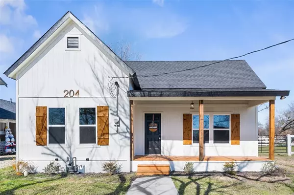 204 E Jefferson Street, Palmer, TX 75152