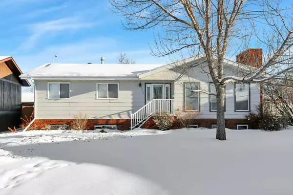 5219 45 Street Close, Innisfail, AB T4G 1K6