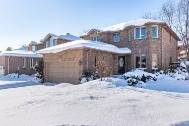 24 Neelands ST, Barrie, ON L4N 7A1