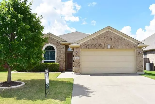 8240 Fall Crest Drive, Fort Worth, TX 76053