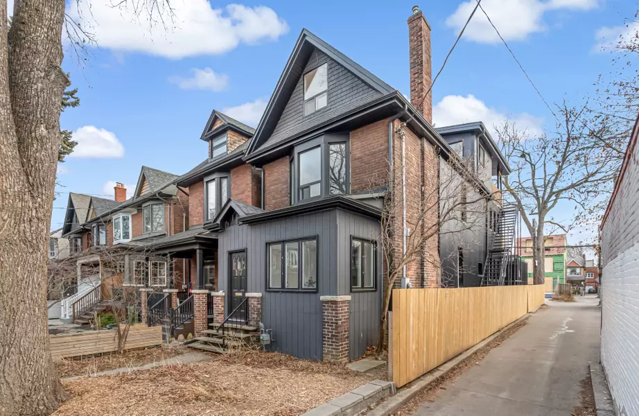 187 Fern AVE, Toronto W01, ON M6R 1K2